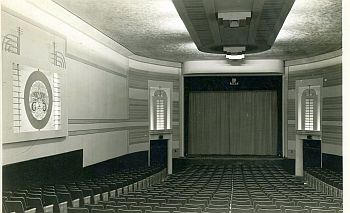 rees-theatre-inside