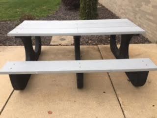tritonelementary_recycled-picnic-table